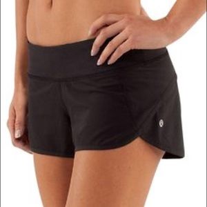 Lululemon Speed short 2.5 in black